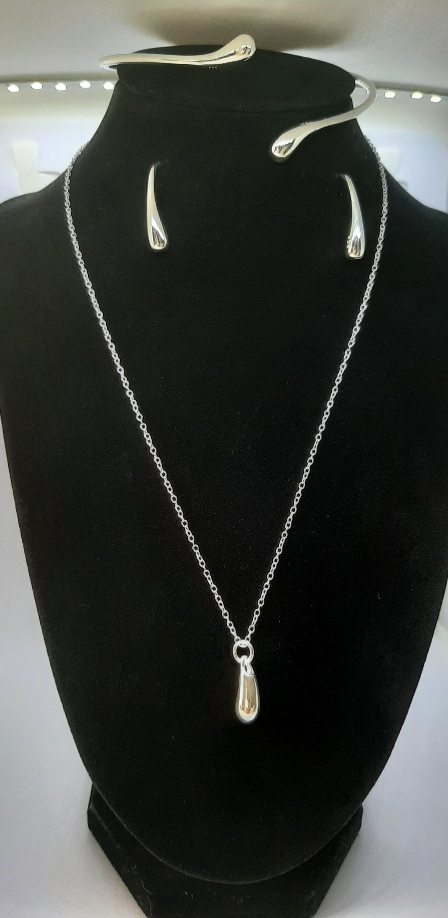Parure Ensemble de 4 pièces Collier, bracelet, bague et boucle d'oreilles