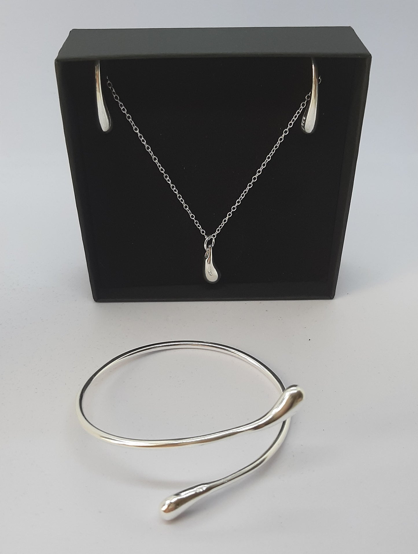 Parure Ensemble de 4 pièces Collier, bracelet, bague et boucle d'oreilles